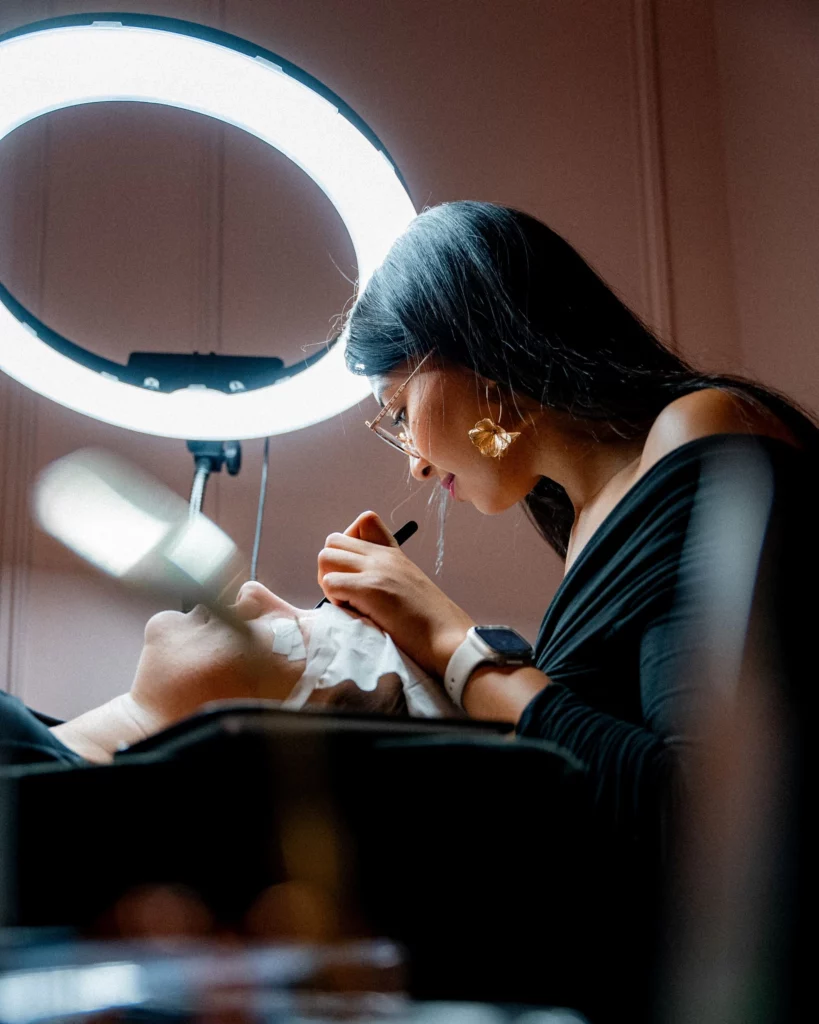 technicienne extensions de cils