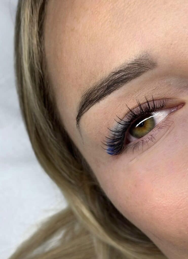 extensions de cils couleur