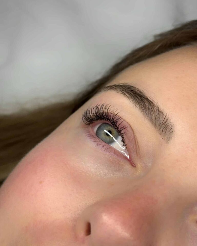 extensions de cils cil à cil préfaits